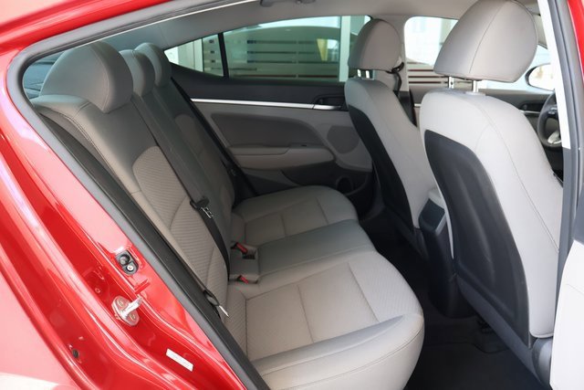 2020 Hyundai Elantra SEL photo 16