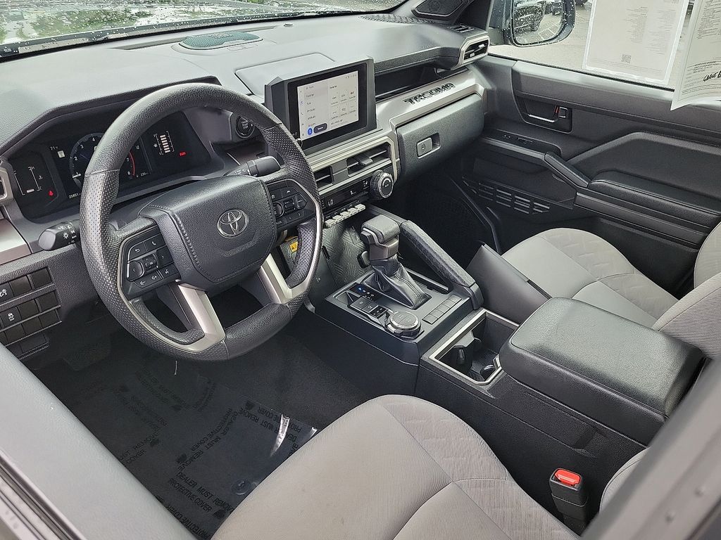 2024 Toyota Tacoma SR5 4x4 photo 3