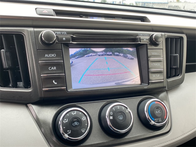 2014 Toyota RAV4 LE photo 29