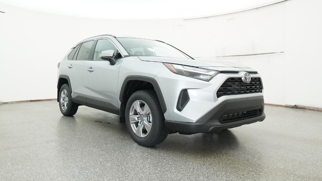 2025 Toyota RAV4 XLE photo 30