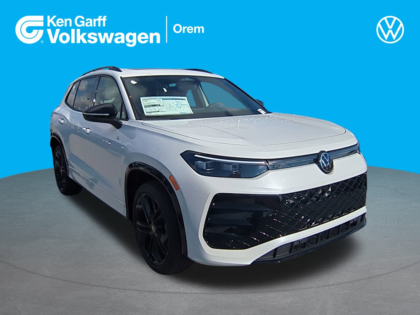 2026 Volkswagen Tiguan SE R-LINE BLACK's photo