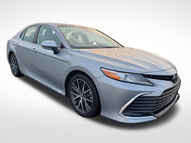 2023 Toyota Camry XLE photo 7