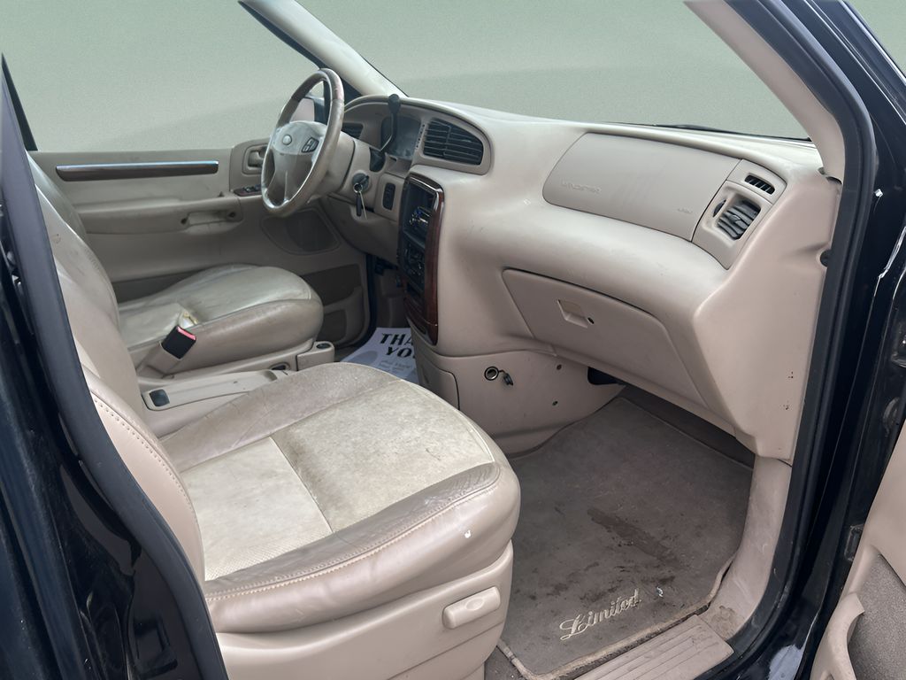 2002 Ford Windstar photo 25