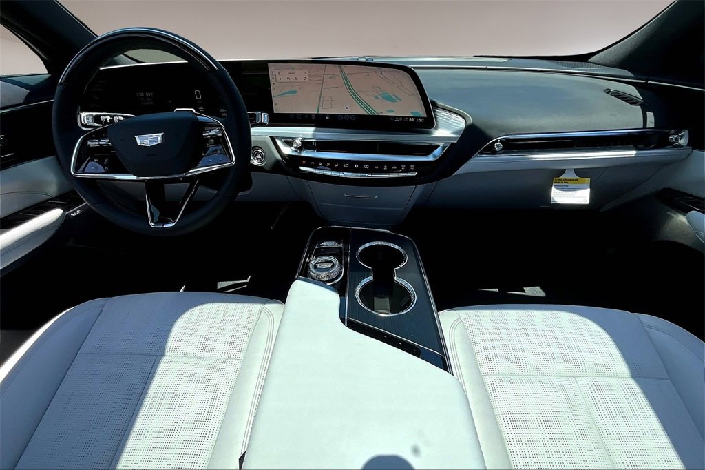 2025 Cadillac Lyriq Sport photo 4