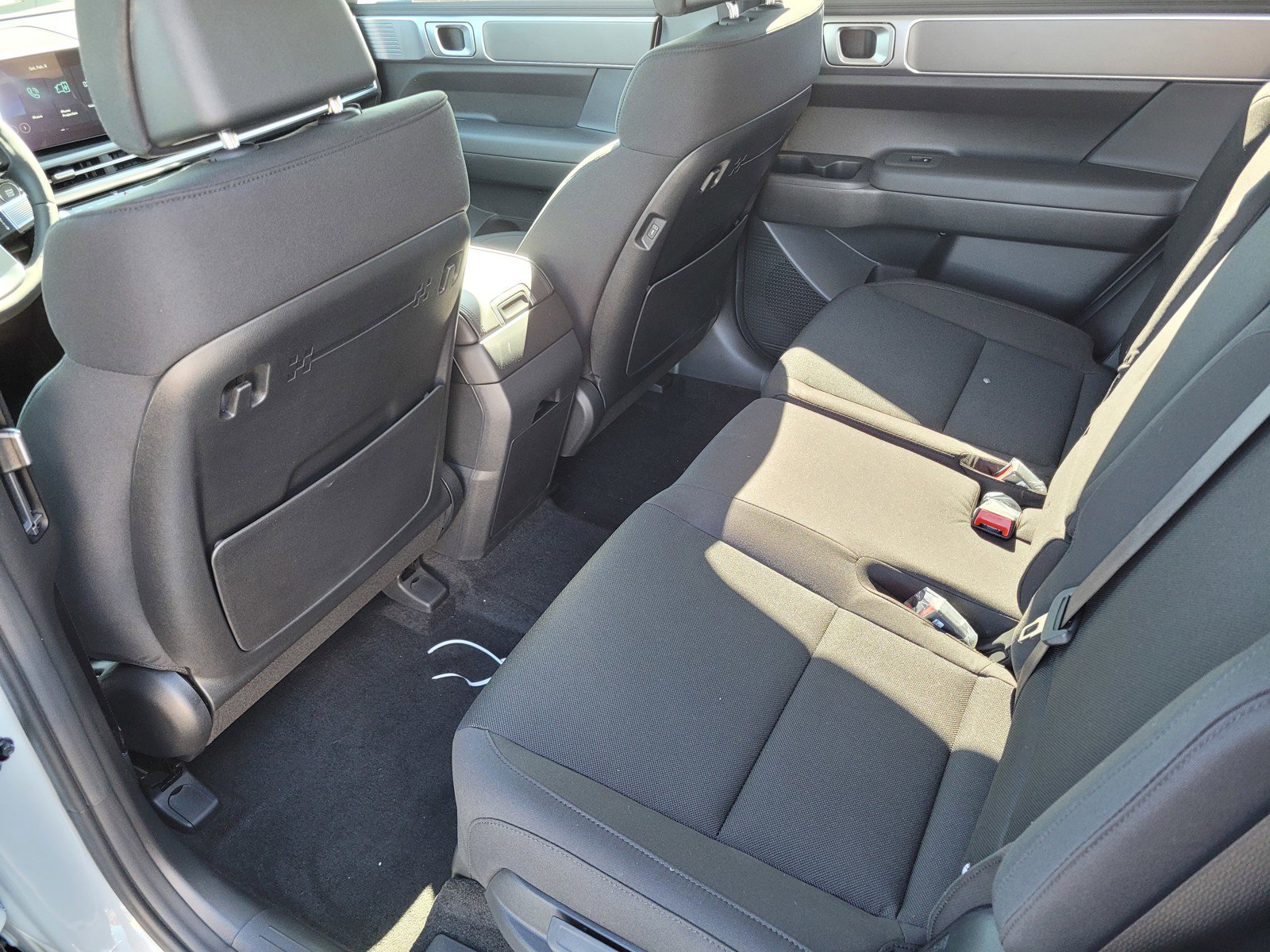 2025 Hyundai Santa Fe SE photo 2