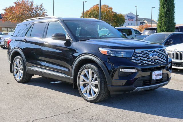 2022 Ford Explorer Platinum's photo