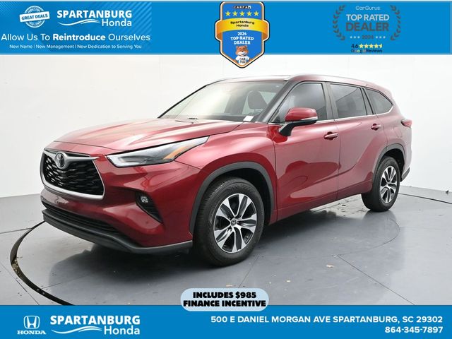 2023 Toyota Highlander XLE's photo