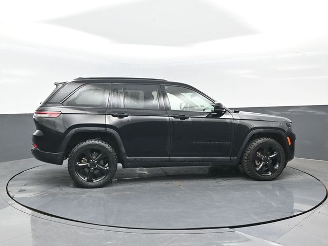 2023 Jeep Grand Cherokee Altitude photo 3