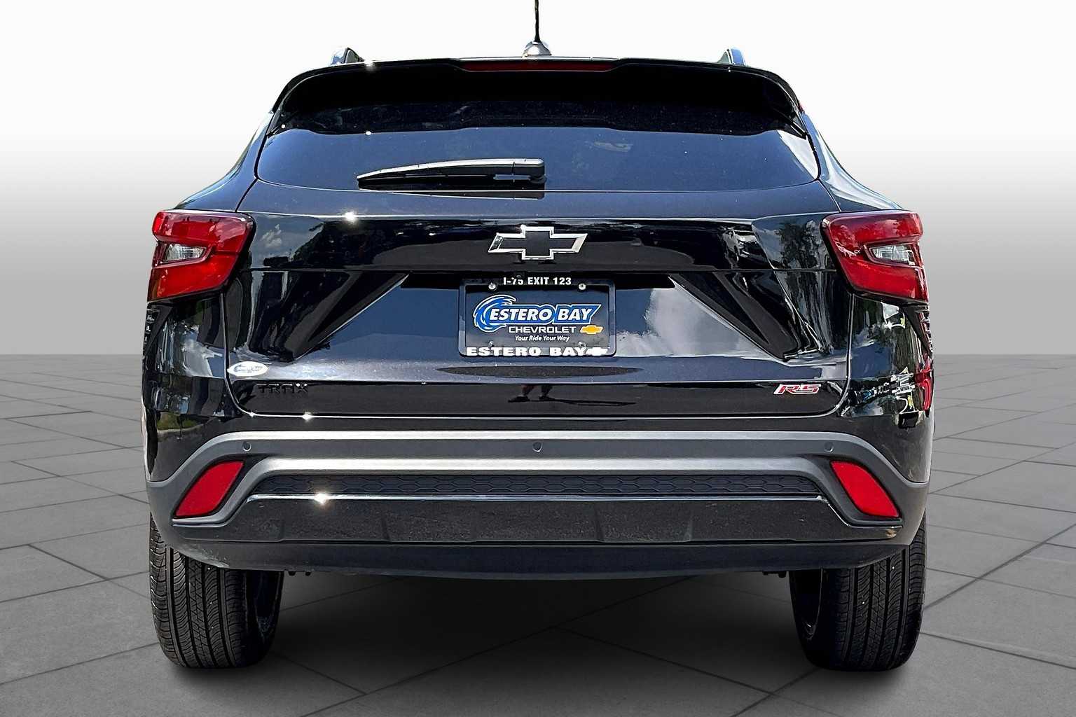 2025 Chevrolet Trax photo 3
