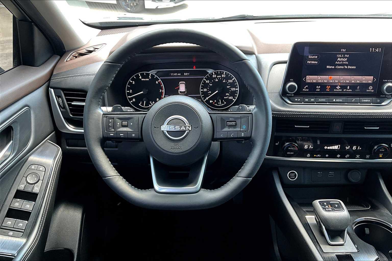 2023 Nissan Rogue SV photo 5