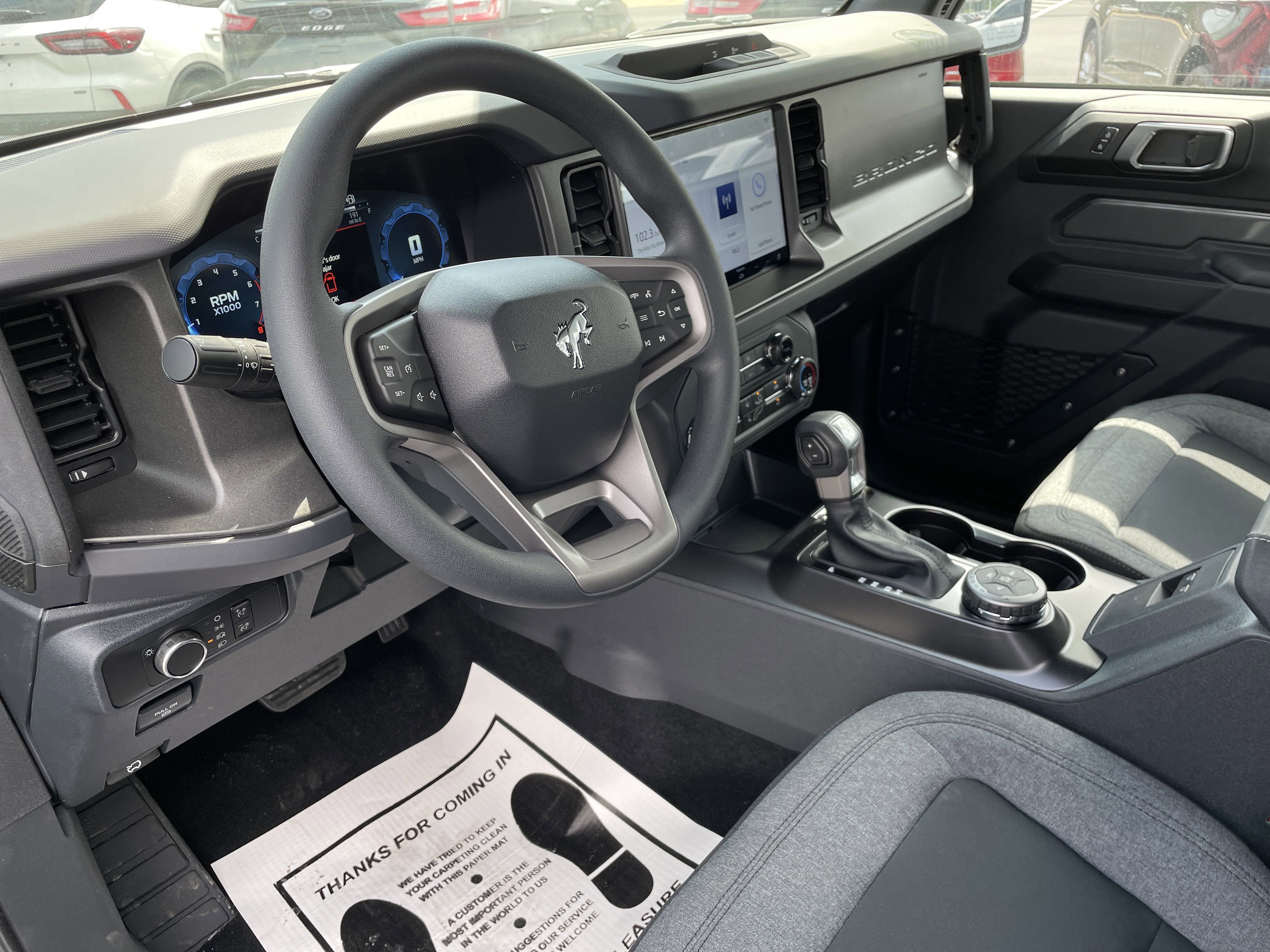 2025 Ford Bronco Base photo 8