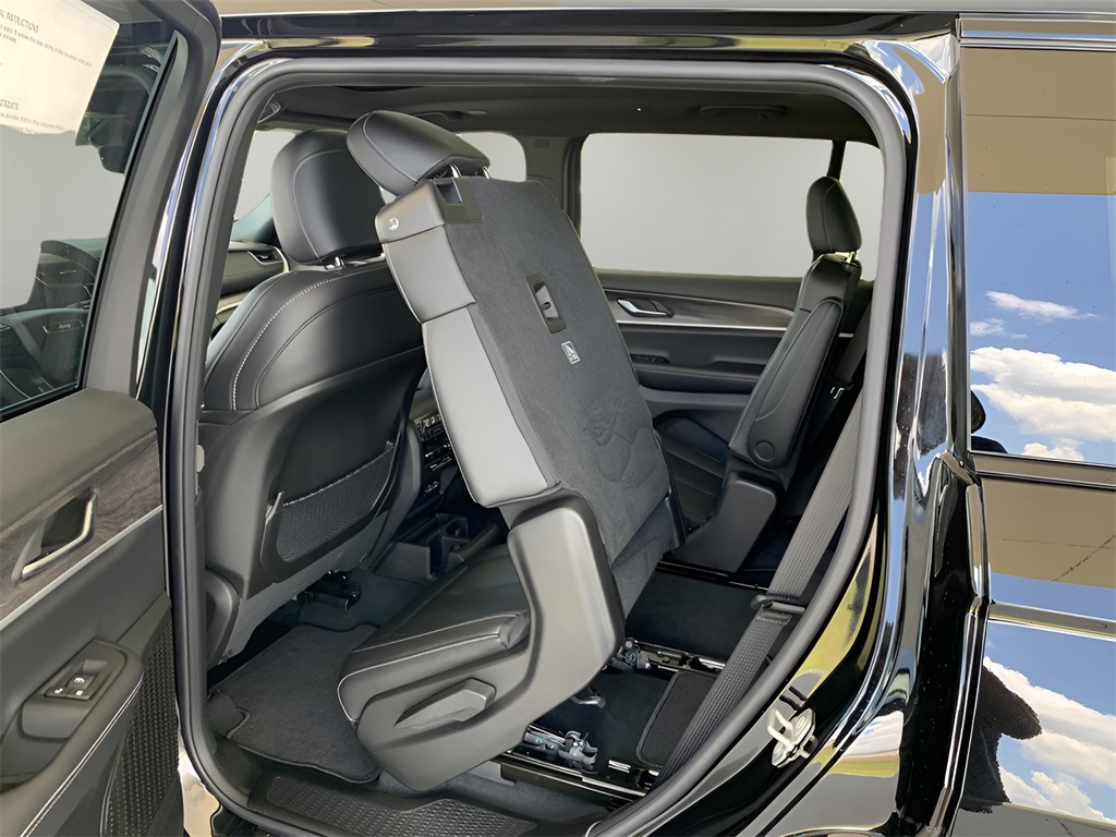 2025 Jeep Grand Cherokee Limited photo 56