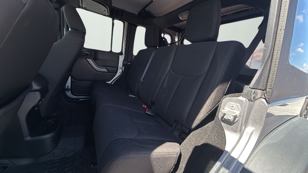 2016 Jeep Wrangler Unlimited Sport photo 10