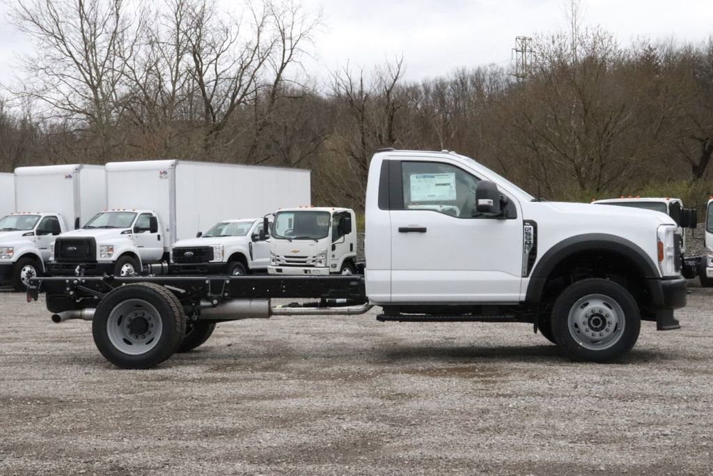 2025 Ford F-550 photo 5