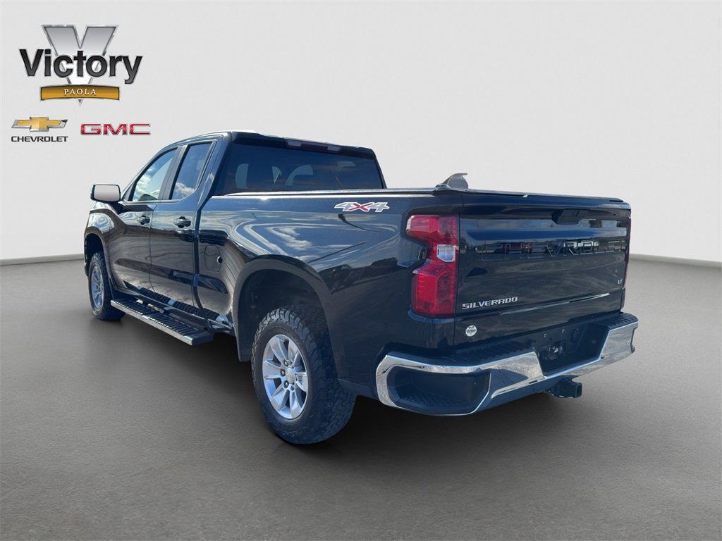 2021 Chevrolet Silverado 1500 LT photo 2