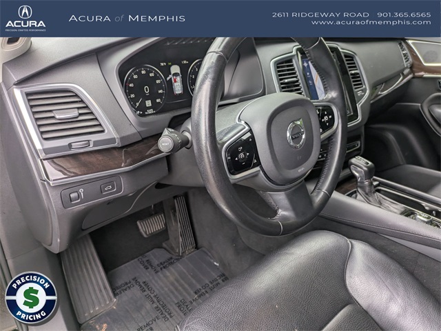 2019 Volvo XC90 T6 Momentum photo 9