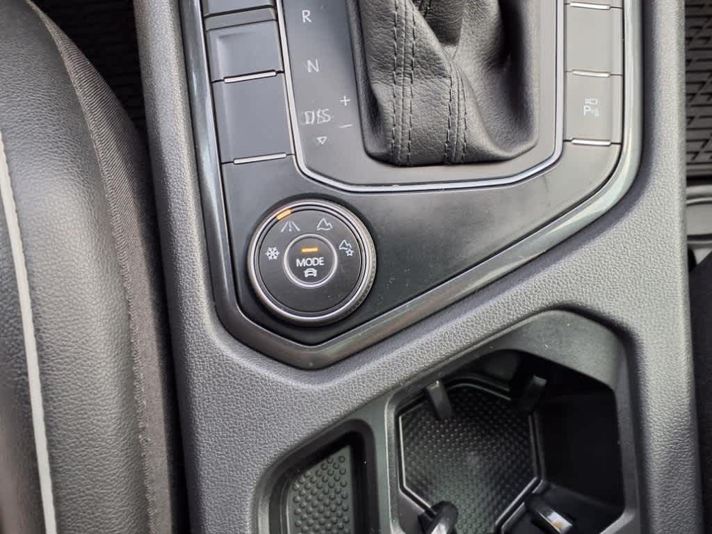 2019 Volkswagen Tiguan SEL Premium R-Line photo 18