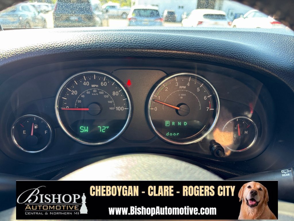 2014 Jeep Wrangler Unlimited Sahara photo 24