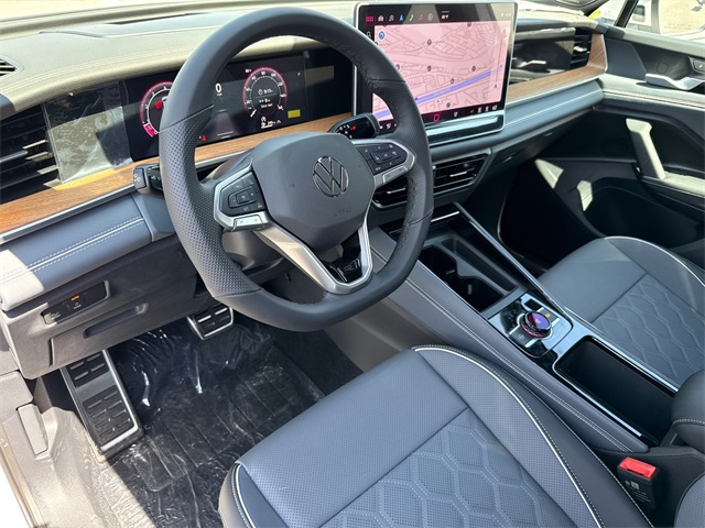 2025 Volkswagen Tiguan SEL R-Line Black photo 30