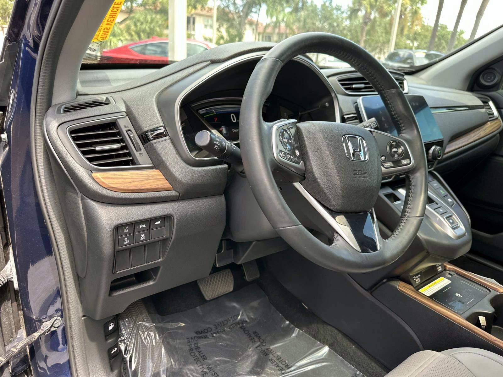 2022 Honda CR-V Hybrid Touring photo 17