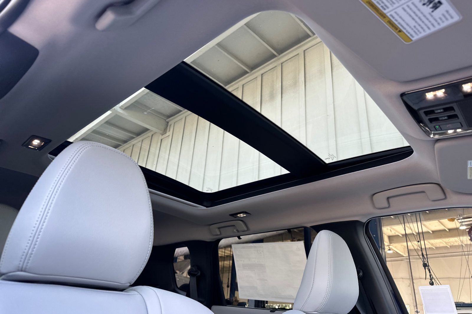 2025 Mitsubishi Outlander SEL photo 15