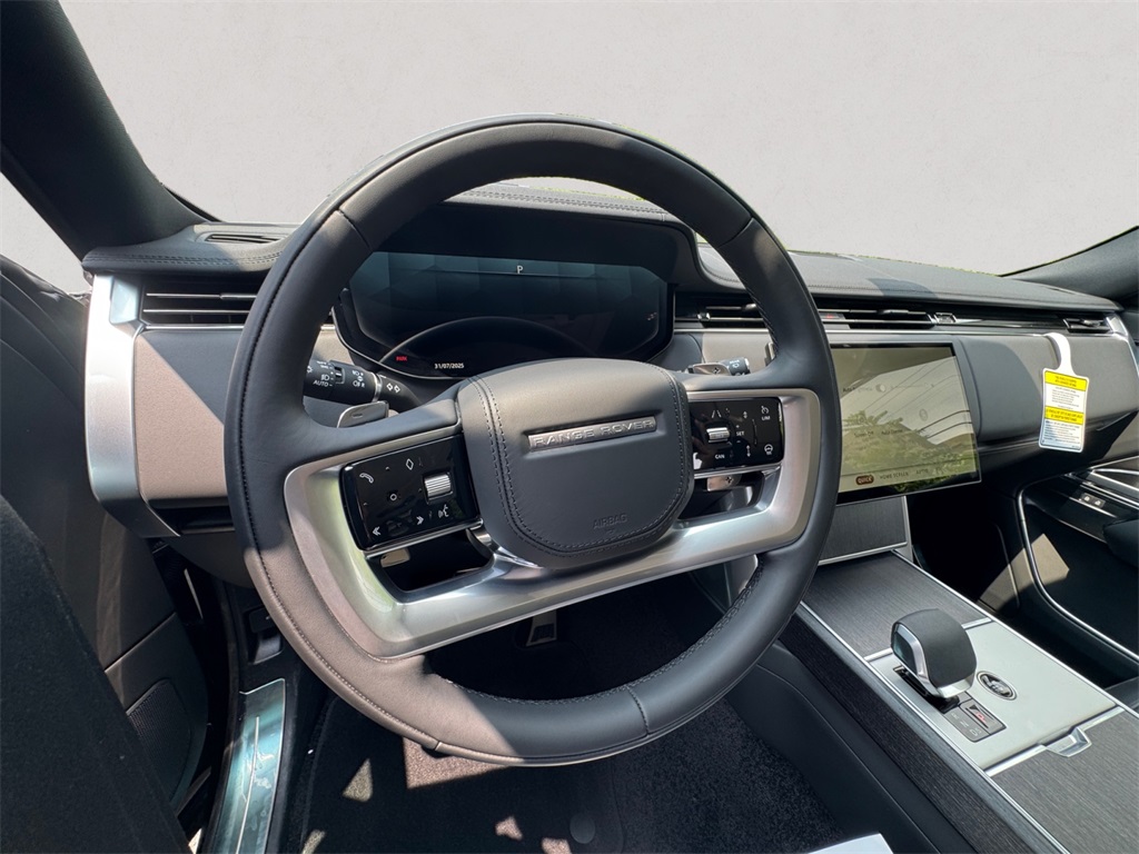 2025 Land Rover Range Rover SE photo 11