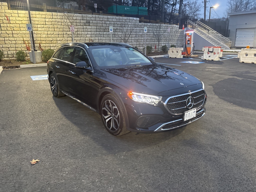 2025 Mercedes-Benz E-Class E450 All-Terrain's photo
