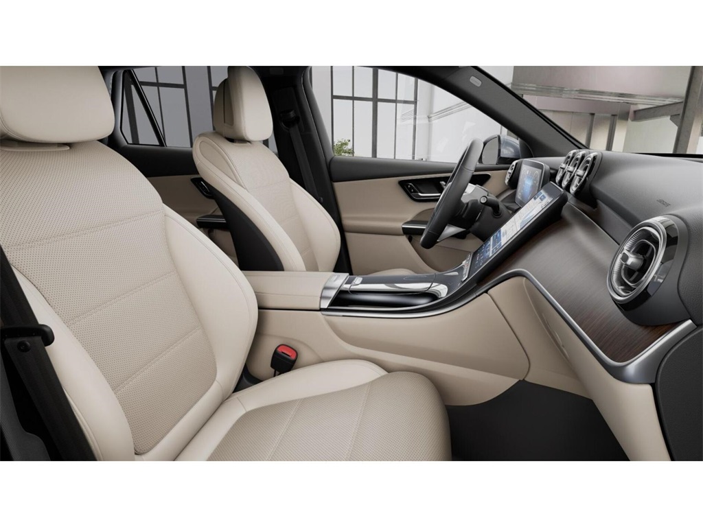 2026 Mercedes Benz GLC 300 4MATIC photo 4