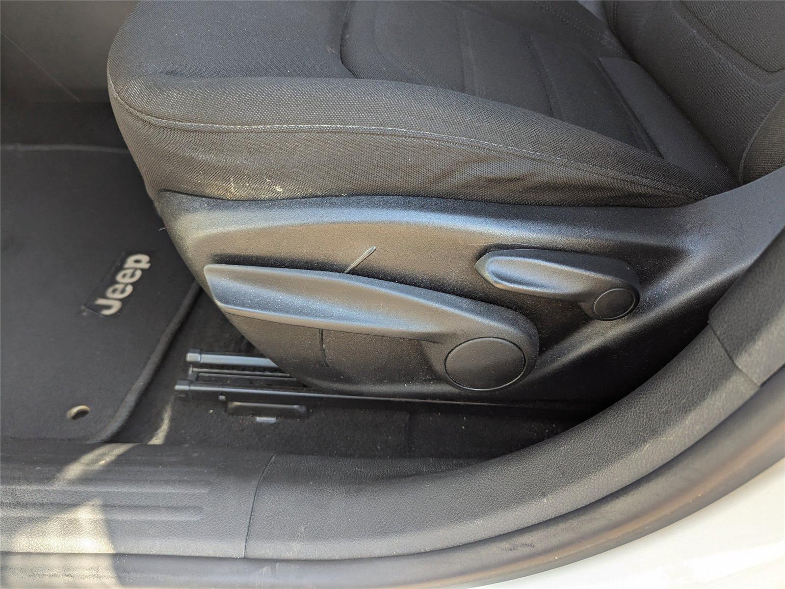 2018 Jeep Renegade Latitude North Edition photo 19