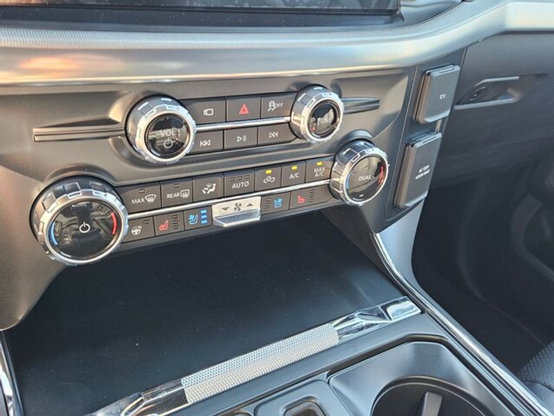 2025 Ford F-150 Lariat photo 21