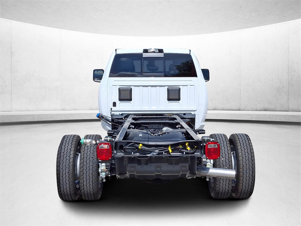 2025 Ram 4500 Tradesman photo 4