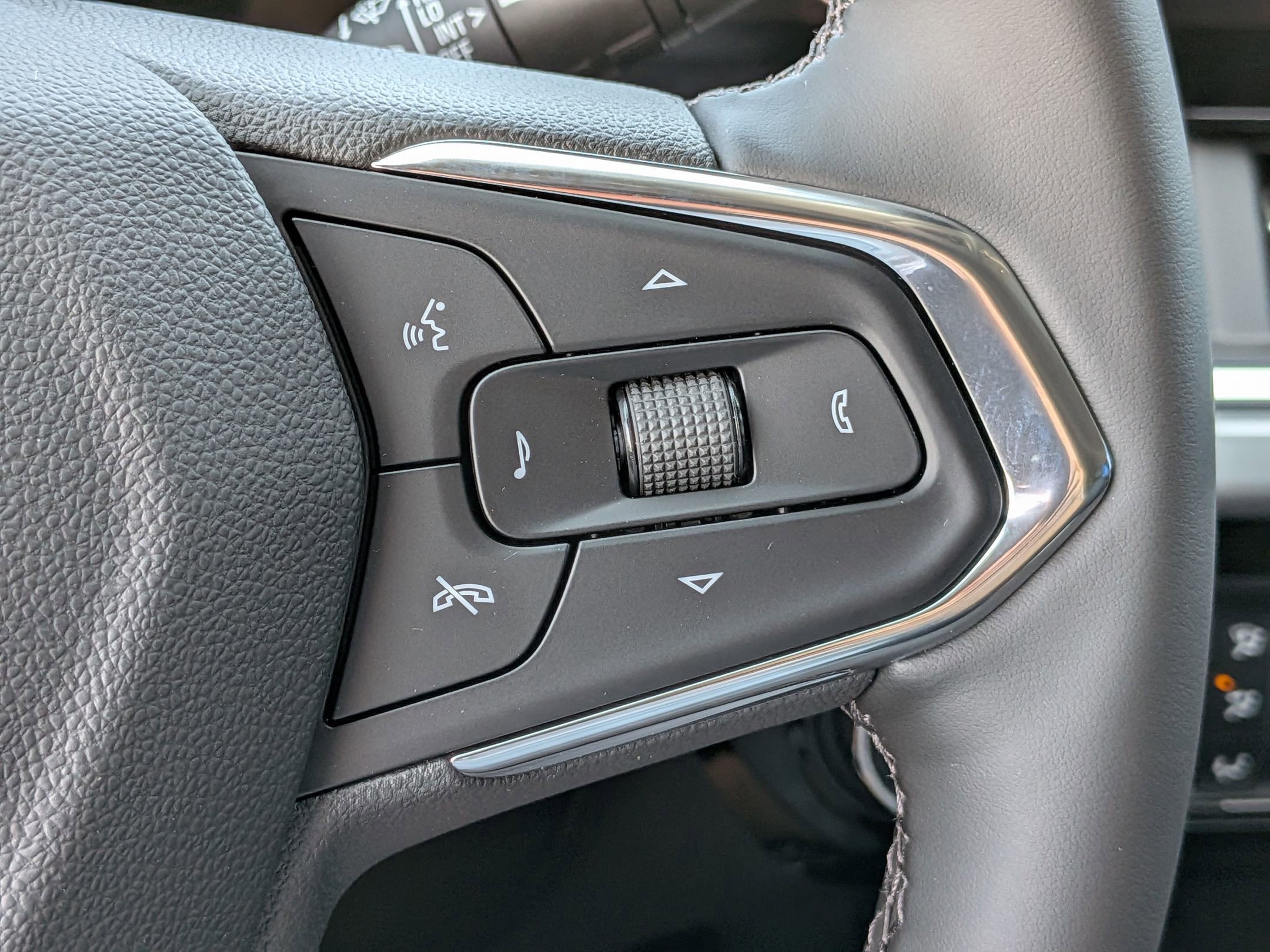 2026 Chevrolet Trax LT photo 17