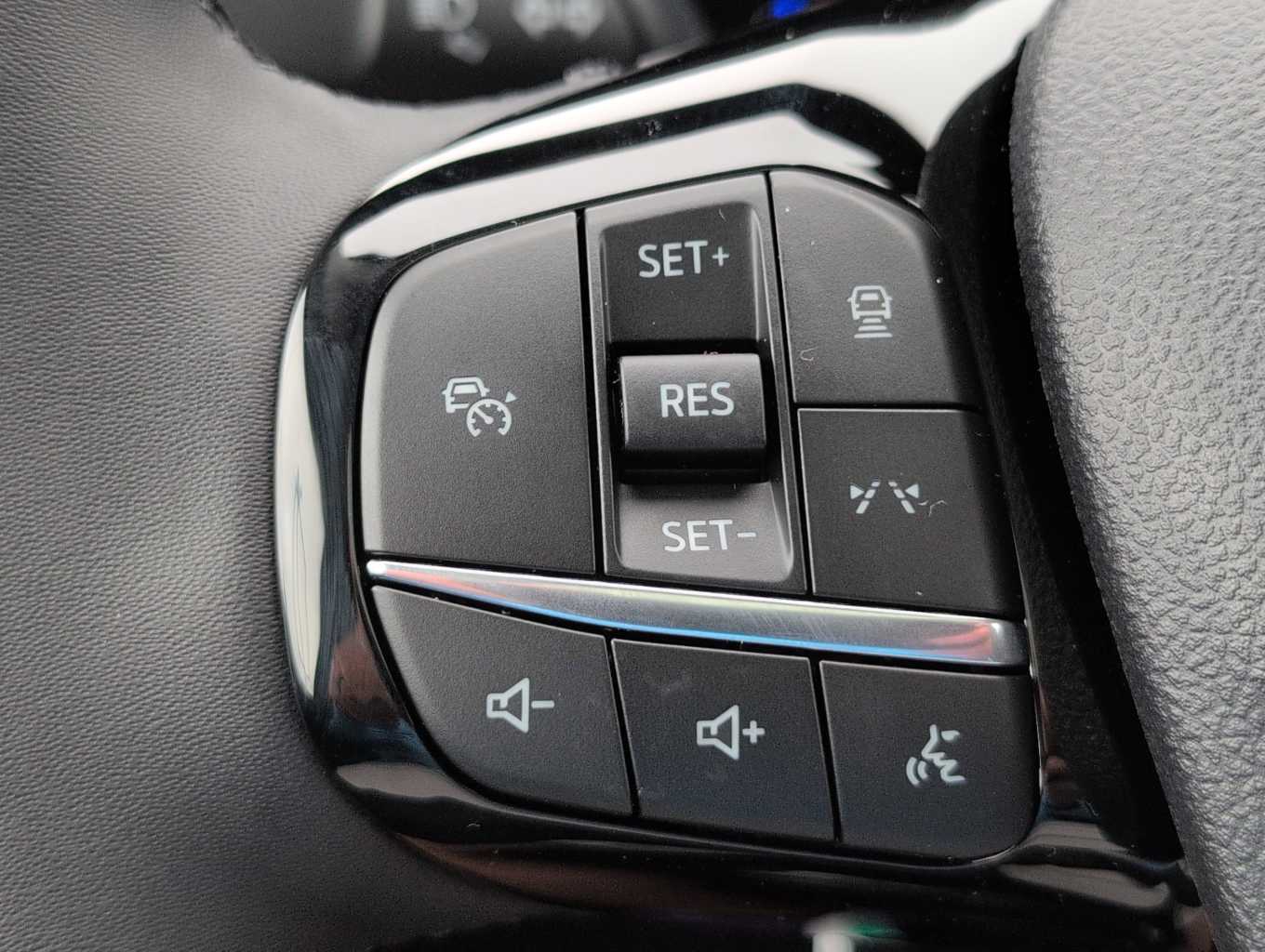2025 Ford Escape Plug-In Hybrid photo 14