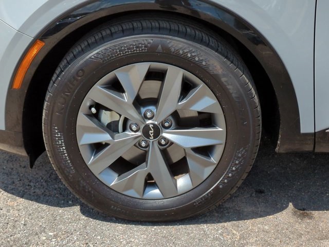 2024 Kia Sportage SX photo 9