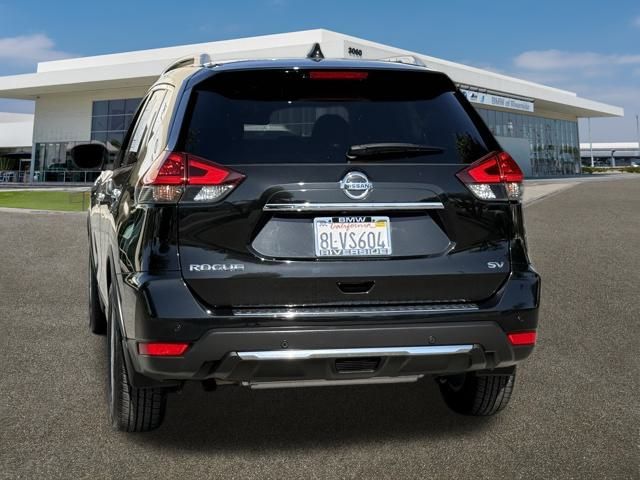 2019 Nissan Rogue SV photo 9