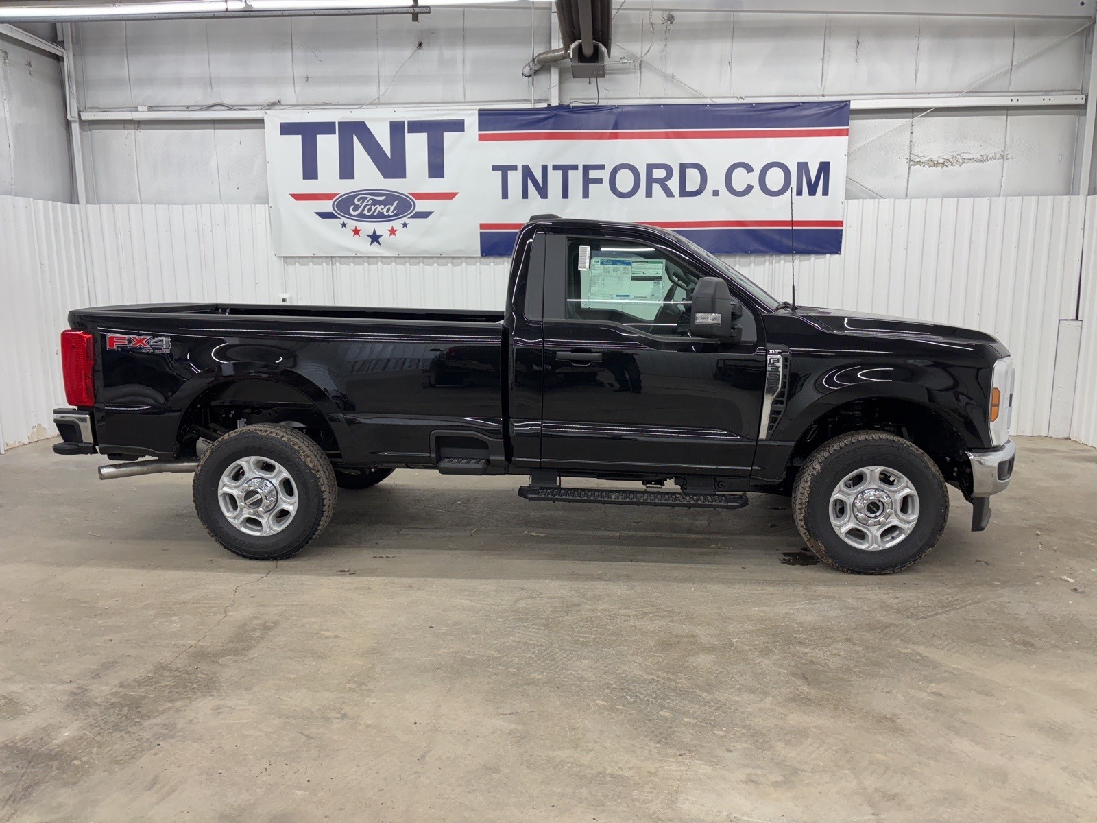 2025 Ford F-350 Super Duty XLT's photo