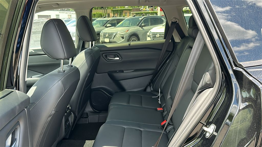 2025 Nissan Rogue SL photo 25