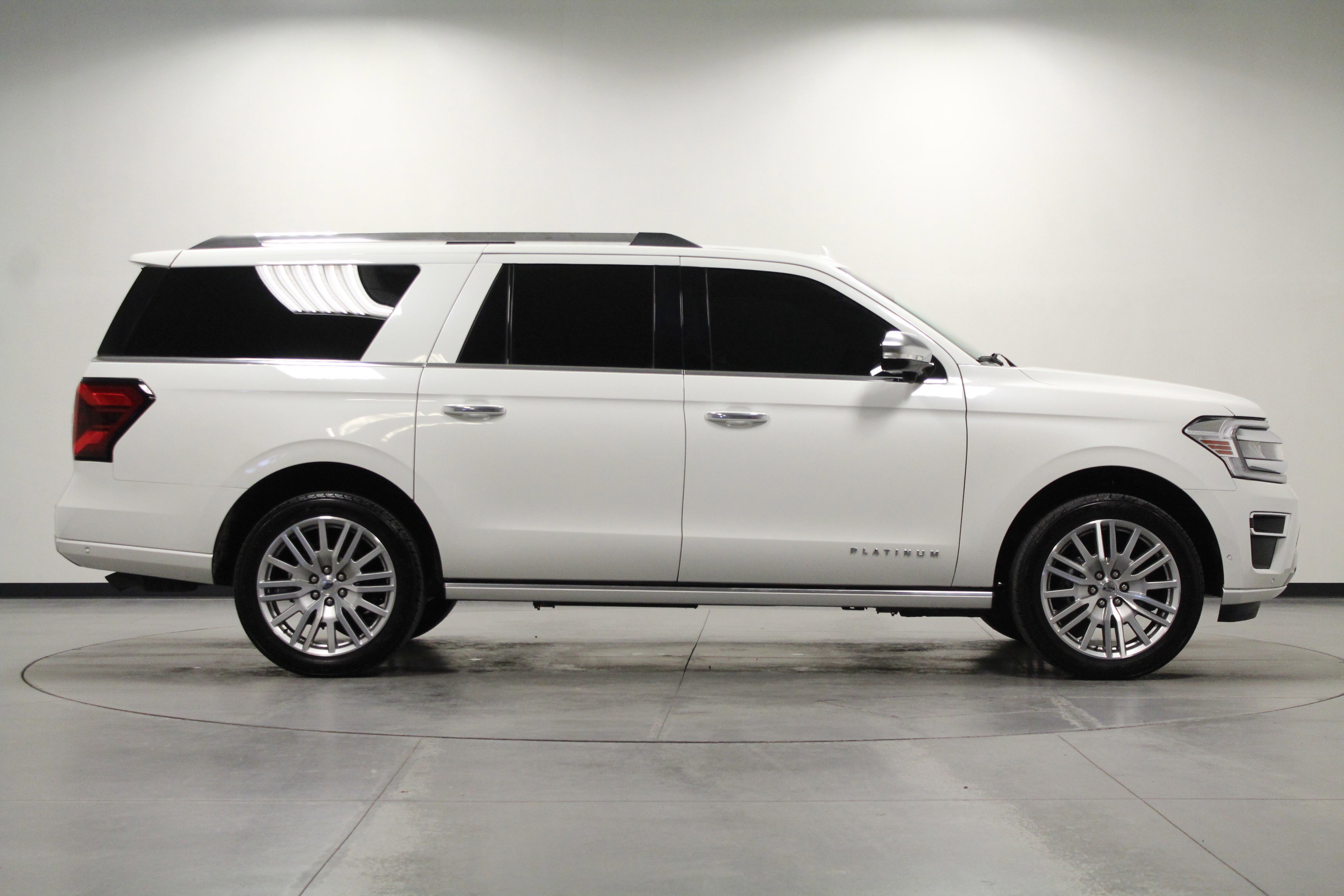 2024 Ford Expedition MAX Platinum photo 3
