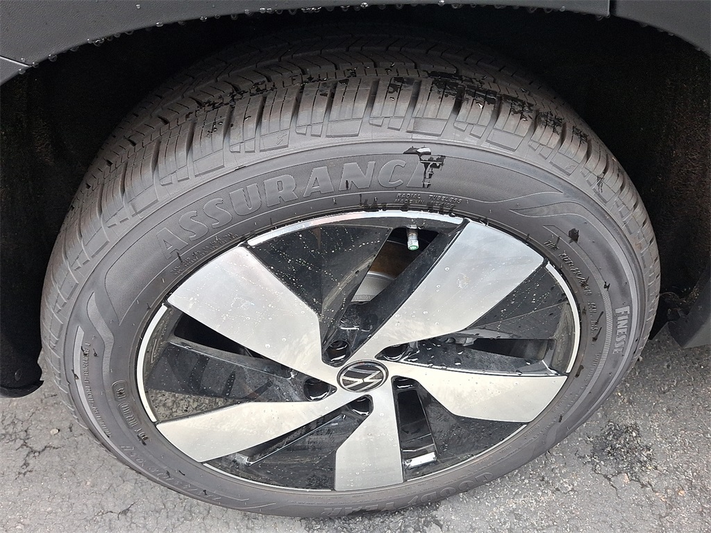 2025 Volkswagen Taos S photo 5
