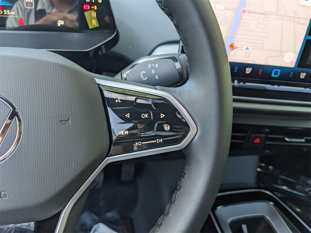 2025 Volkswagen ID.4 Pro Plus photo 25