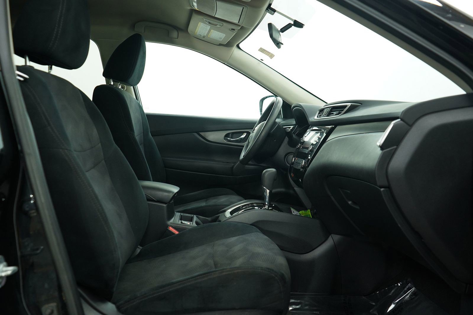 2016 Nissan Rogue SV photo 9