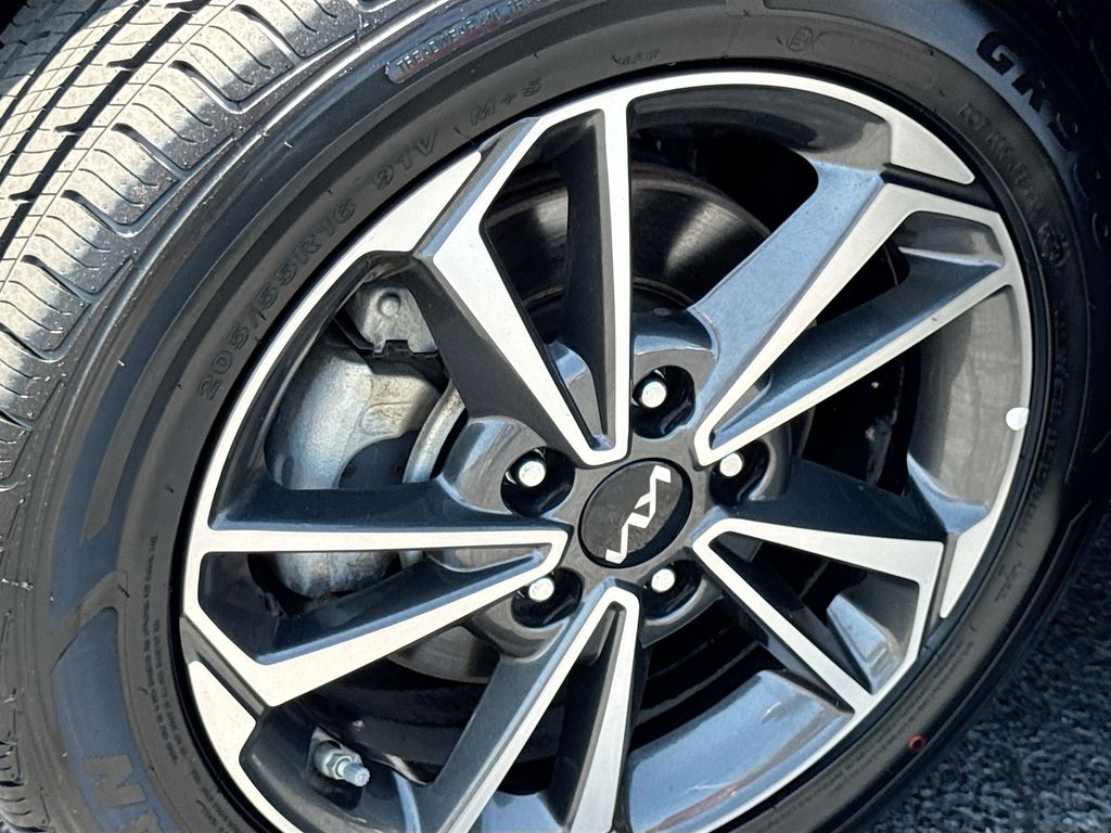 2023 Kia Forte LXS photo 10