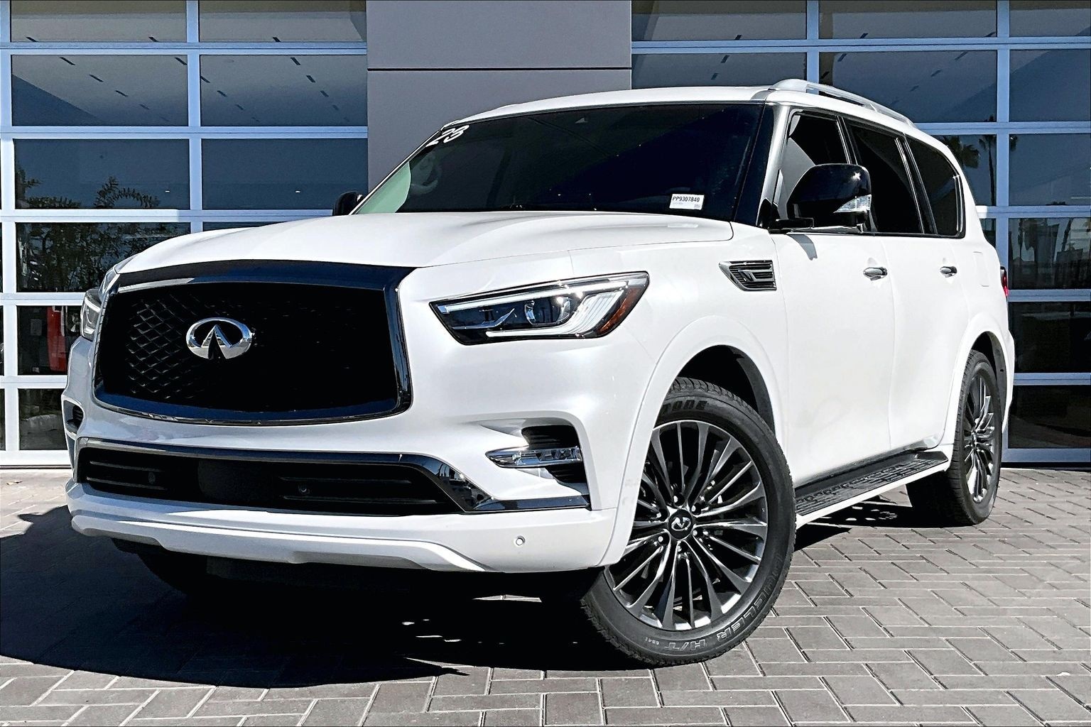 2023 INFINITI QX80
