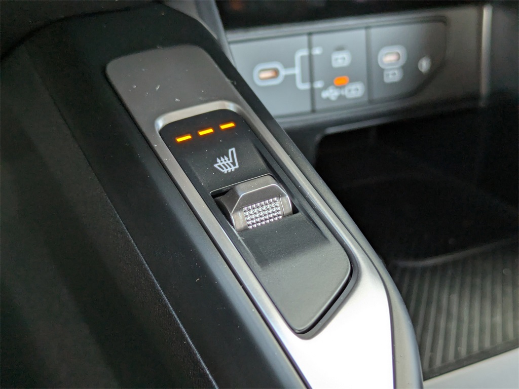 2025 Kia Sorento S photo 24