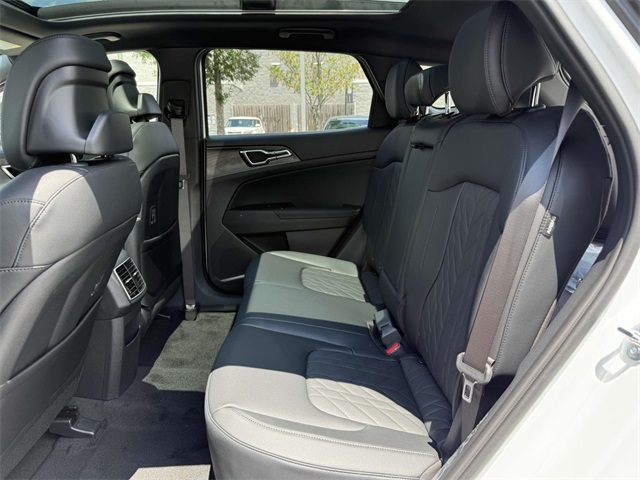 2025 Kia Sportage Plug-In Hybrid X-Line photo 14