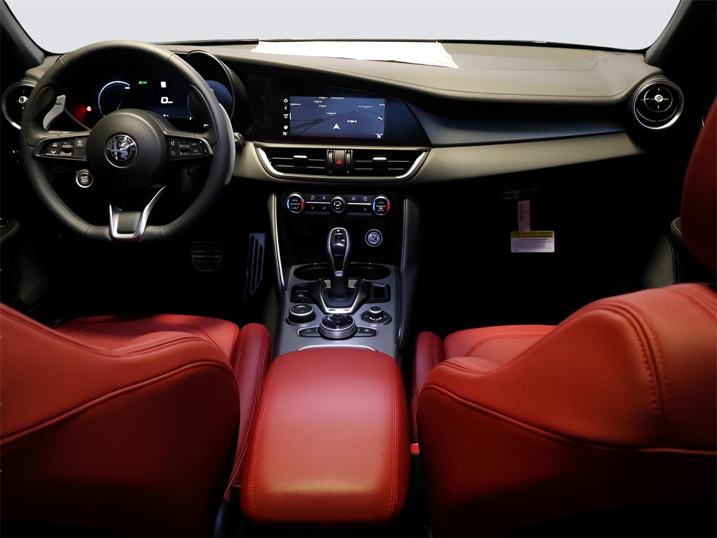 2025 Alfa Romeo Giulia Base photo 16