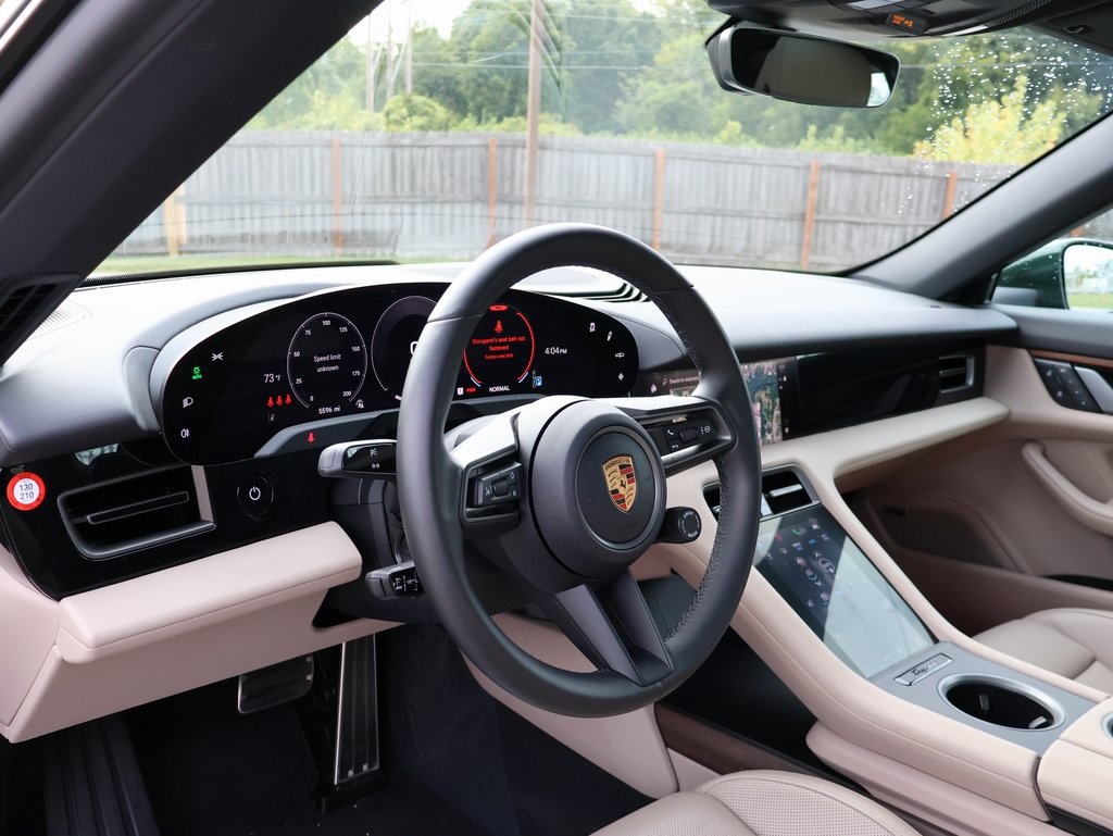 2025 Porsche Taycan 4S photo 4