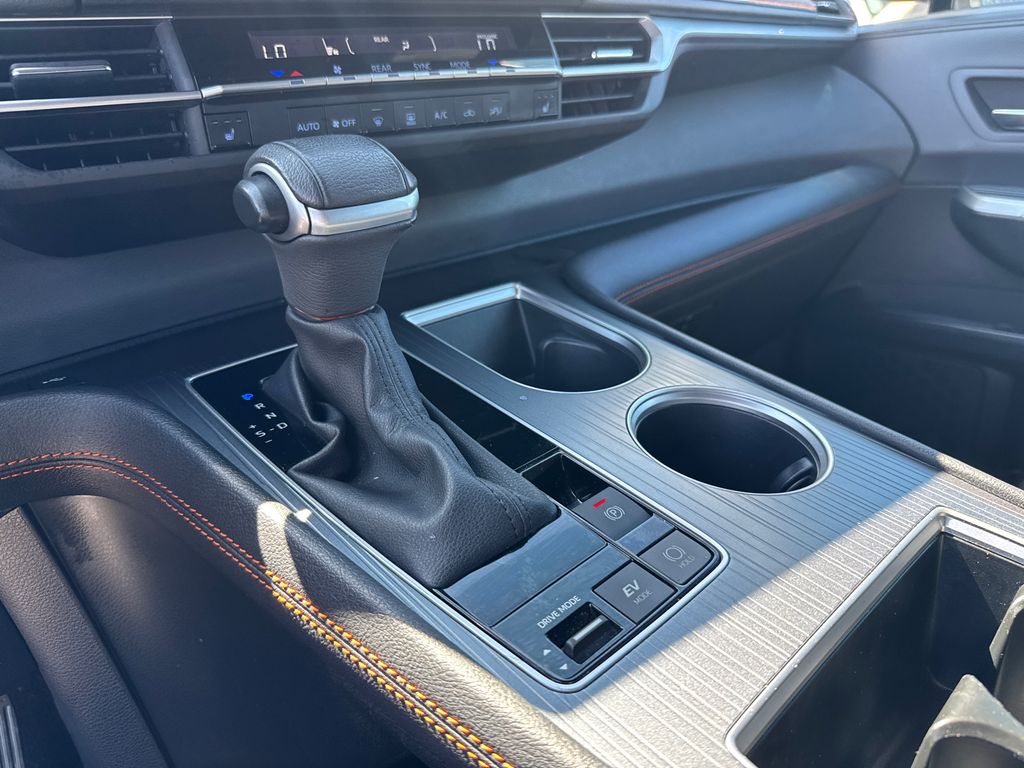 2023 Toyota Sienna XSE photo 29