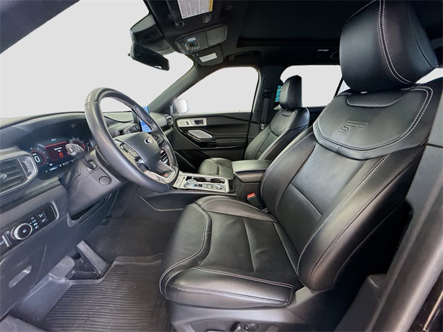 2023 Ford Explorer ST photo 22