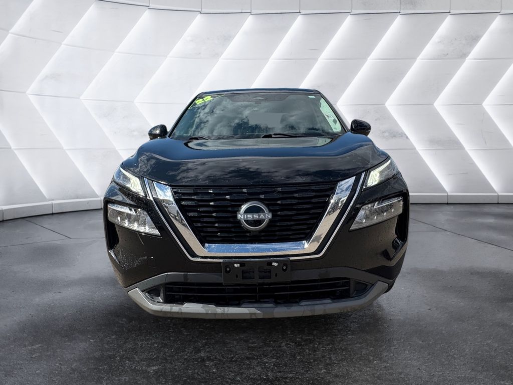2022 Nissan Rogue SV photo 2